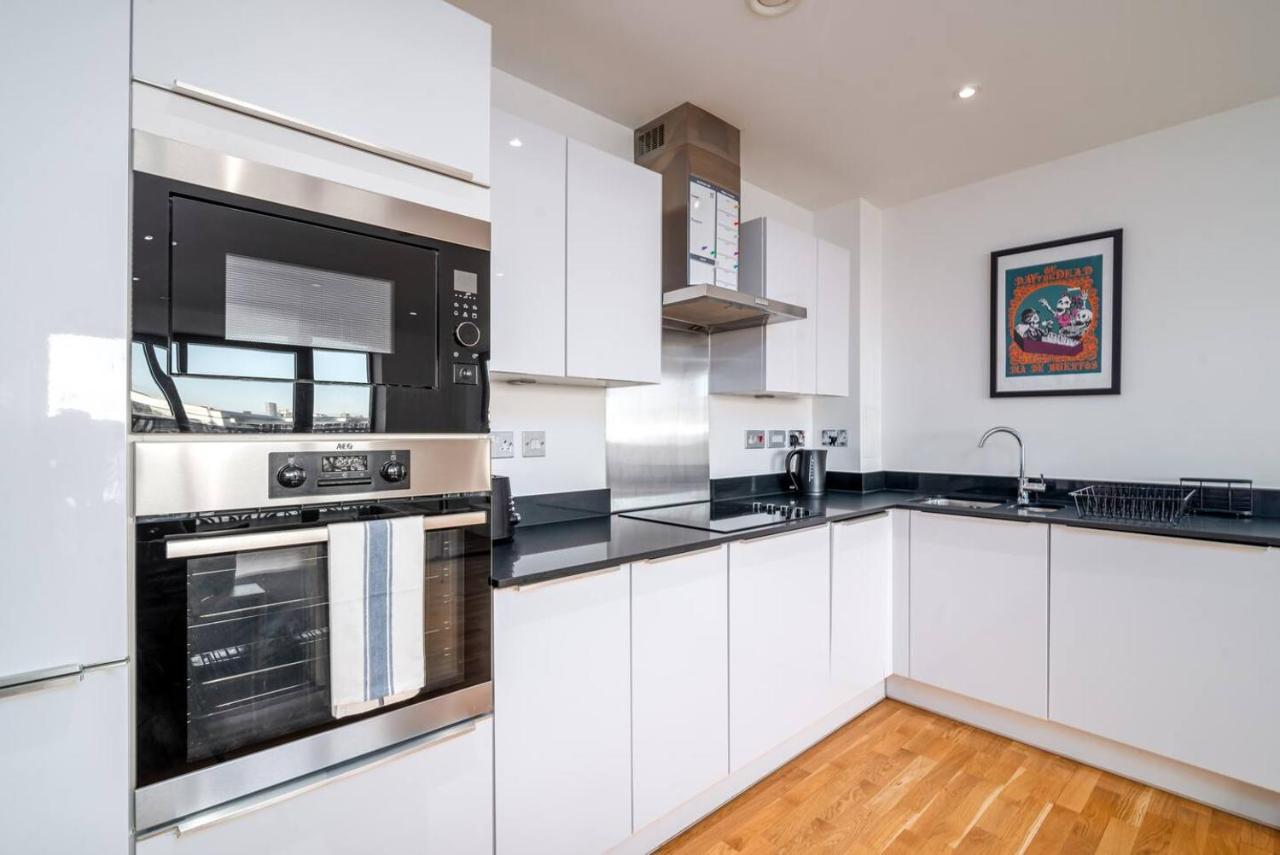 Stunning Riverside View Apartment, Near Canary Wharf & O2 Лондон Екстер'єр фото