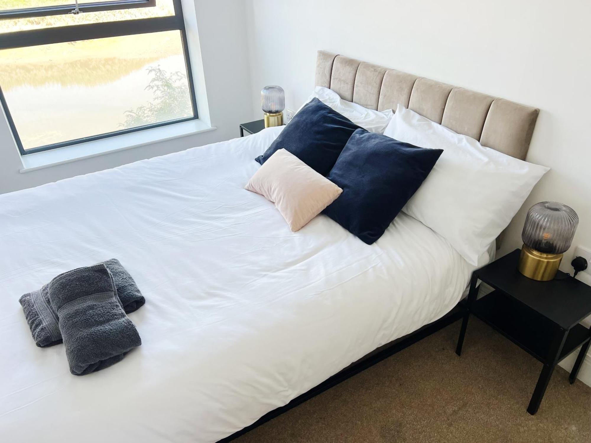 Stunning Riverside View Apartment, Near Canary Wharf & O2 Лондон Екстер'єр фото